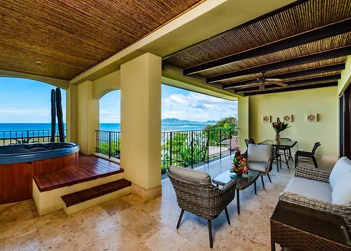 Beachfront Oceanview Private Jacuzzi & Full Ktcn Apartahotel 4*