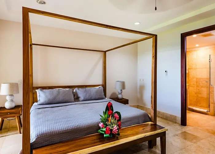 Beachfront Oceanview Private Jacuzzi & Full Ktcn Apartahotel 4*