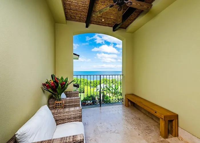Beachfront Oceanview Private Jacuzzi & Full Ktcn Apartahotel 4*